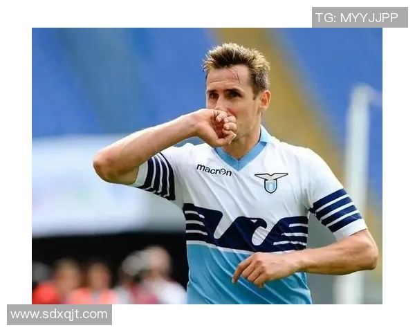 目前足球界年轻球员最多的顶级球星是谁他将在未来引领世界足坛